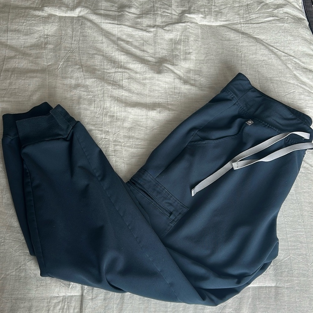 FIGS women’s dark harbor joggers